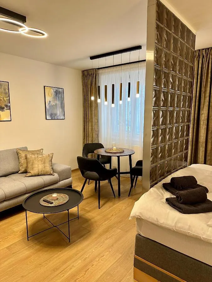 Apartman Panenska 프라하 체코